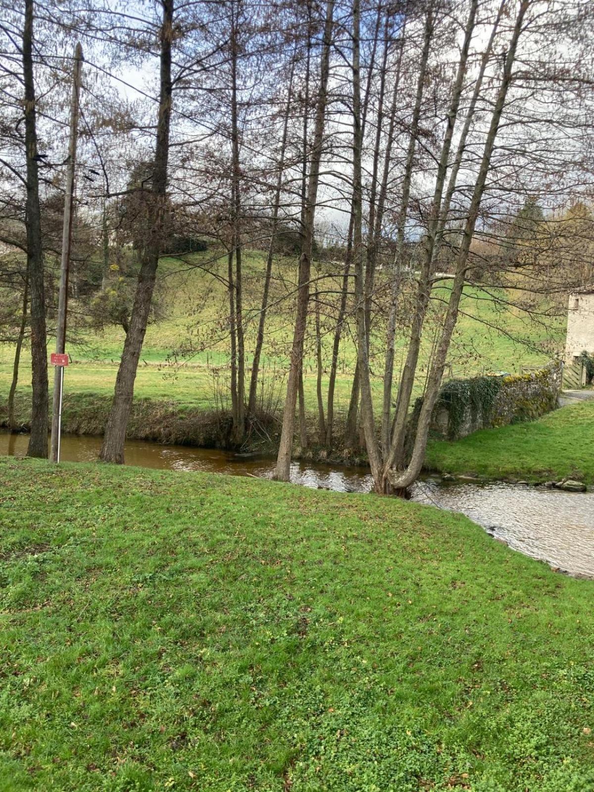 Jolie Maison De Campagne, Compostelle Soleymieux Екстериор снимка